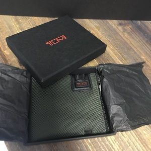 Tumi men’s wallet